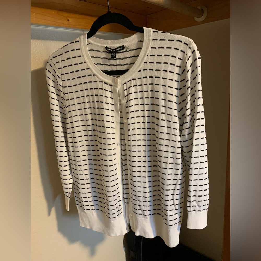 NWT Cable & Gauge Button Down Cardigan Size L
